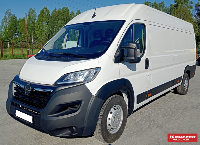 wypożyczalnia busów opel movano